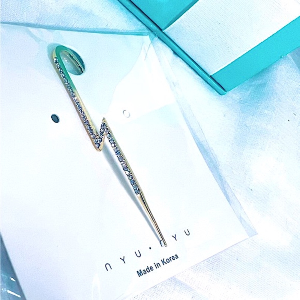 Lighting Bolt Sparkling Zircon Unique Statement Bar Ear Cuff